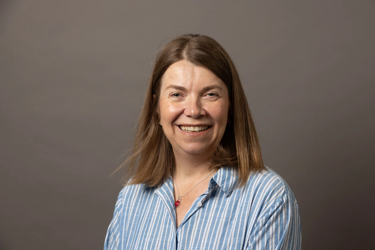 Portrait of Dr Amanda Sewell