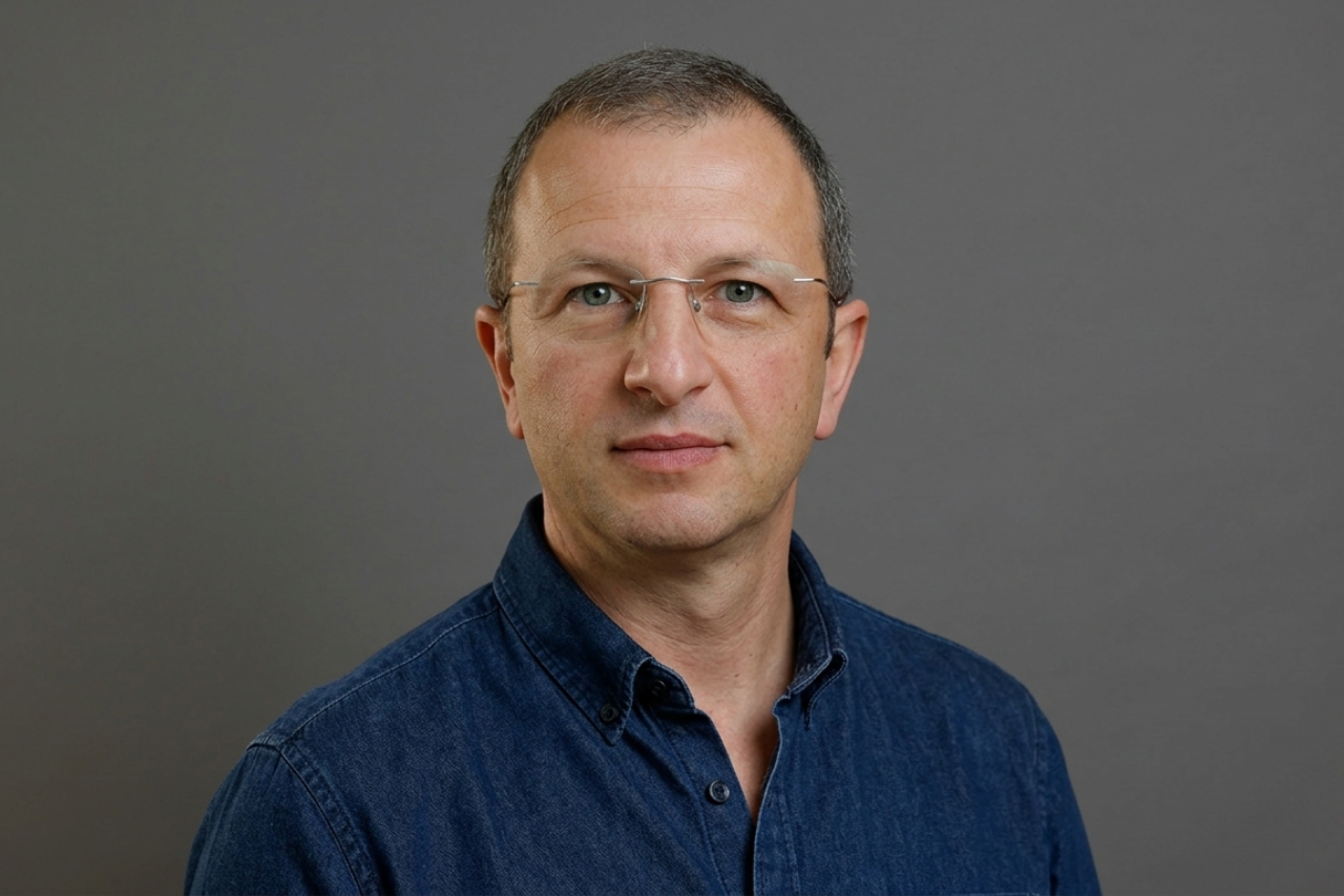 Portrait of Dr Dorin Teodorescu